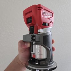 Compact Router Milwaukee