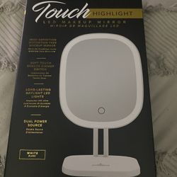 Touch Highlight LED Makeup Mirror