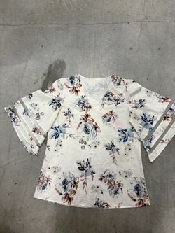 Women's Floral V-Neck Bell Sleeve Top Medium