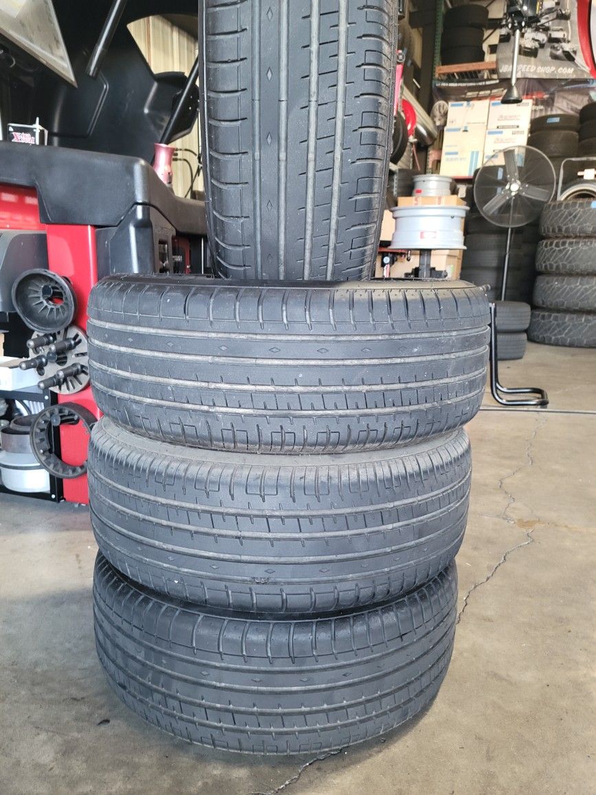 Tires 225/55/16 Accelera x4