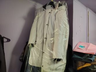 Very Nice An Dry Cleaned Winter Coat Very Warm For Winter