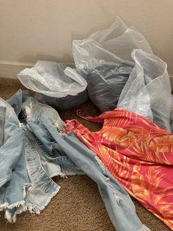 Bag Of Clothing (NOT FREE) MAKE A OFFER!