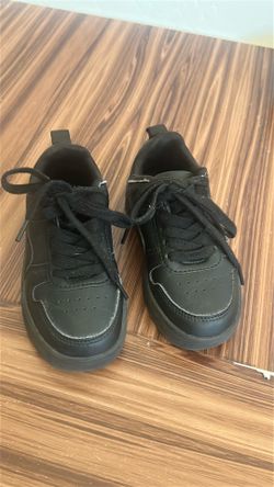 Black shoe for kids size 10