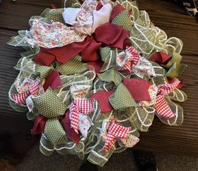 Christmas holiday wreath approx 24”