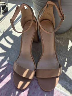 Kelly and Katie tan leather heel wiman  sandals.