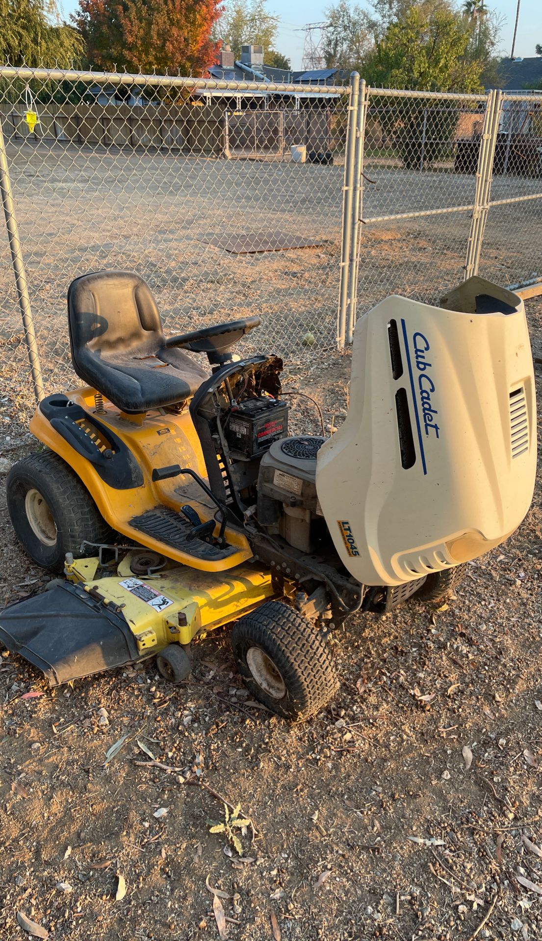 Riding lawn mower