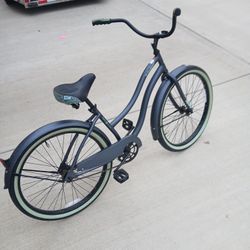 Huffy Cranbrook Comfort Cruiser Bike - 26-inch wheels - Gray