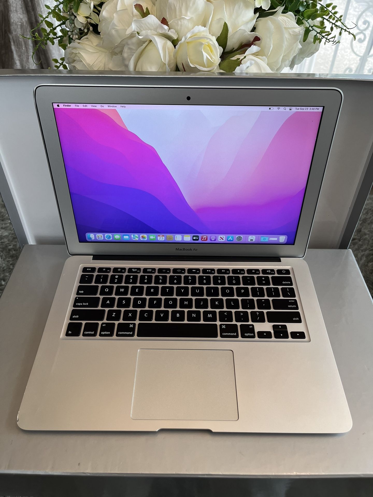 Apple MacBook Air A1466 13” 2017 Laptop Intel i5 8GB RAM 128GB SSD MacOS Monterey- $129