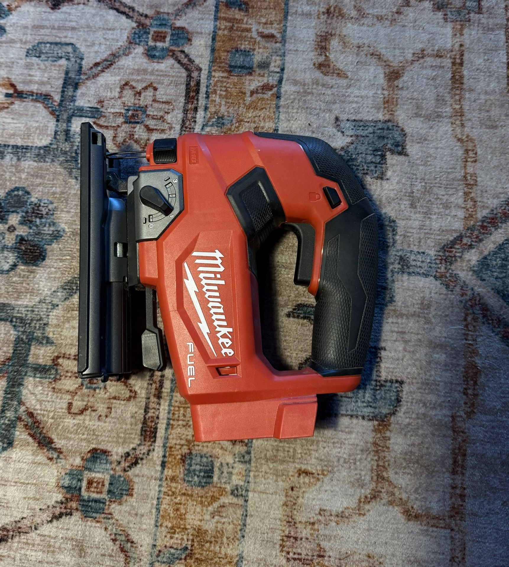 Milwaukee M18 Fuel Jig Saw W/ Diablo Blade Set