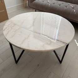 Modern Marble Coffee Table – Excellent Condition