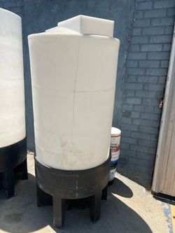 175 water tank with stand