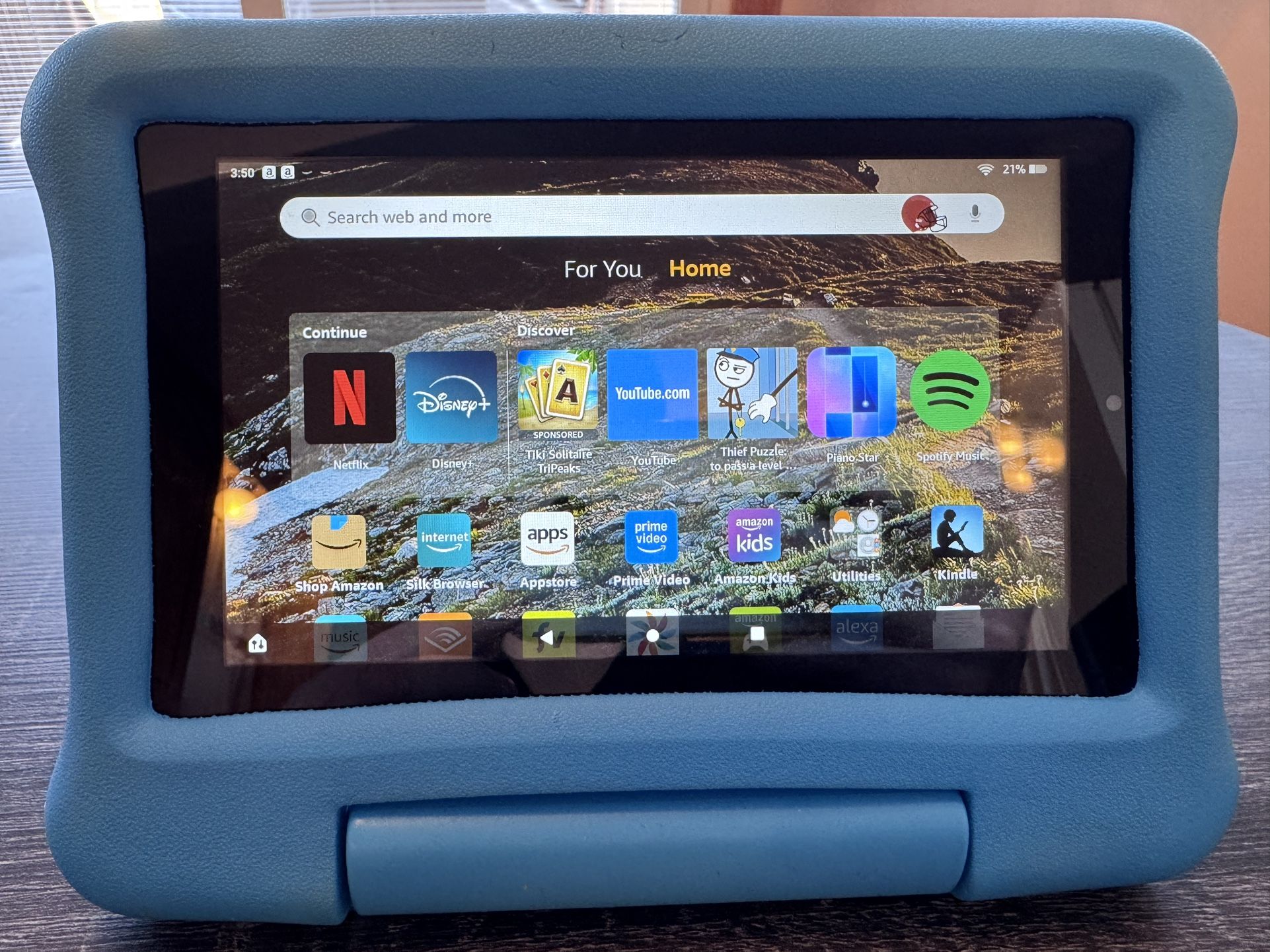 Amazon Fire 7 Kids Tablet. Includes Additional 64 GB Memory Card