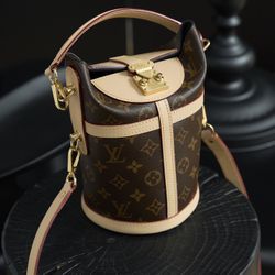 Women's Louis Vuitton Bag Luxury Bag With Dustbag 