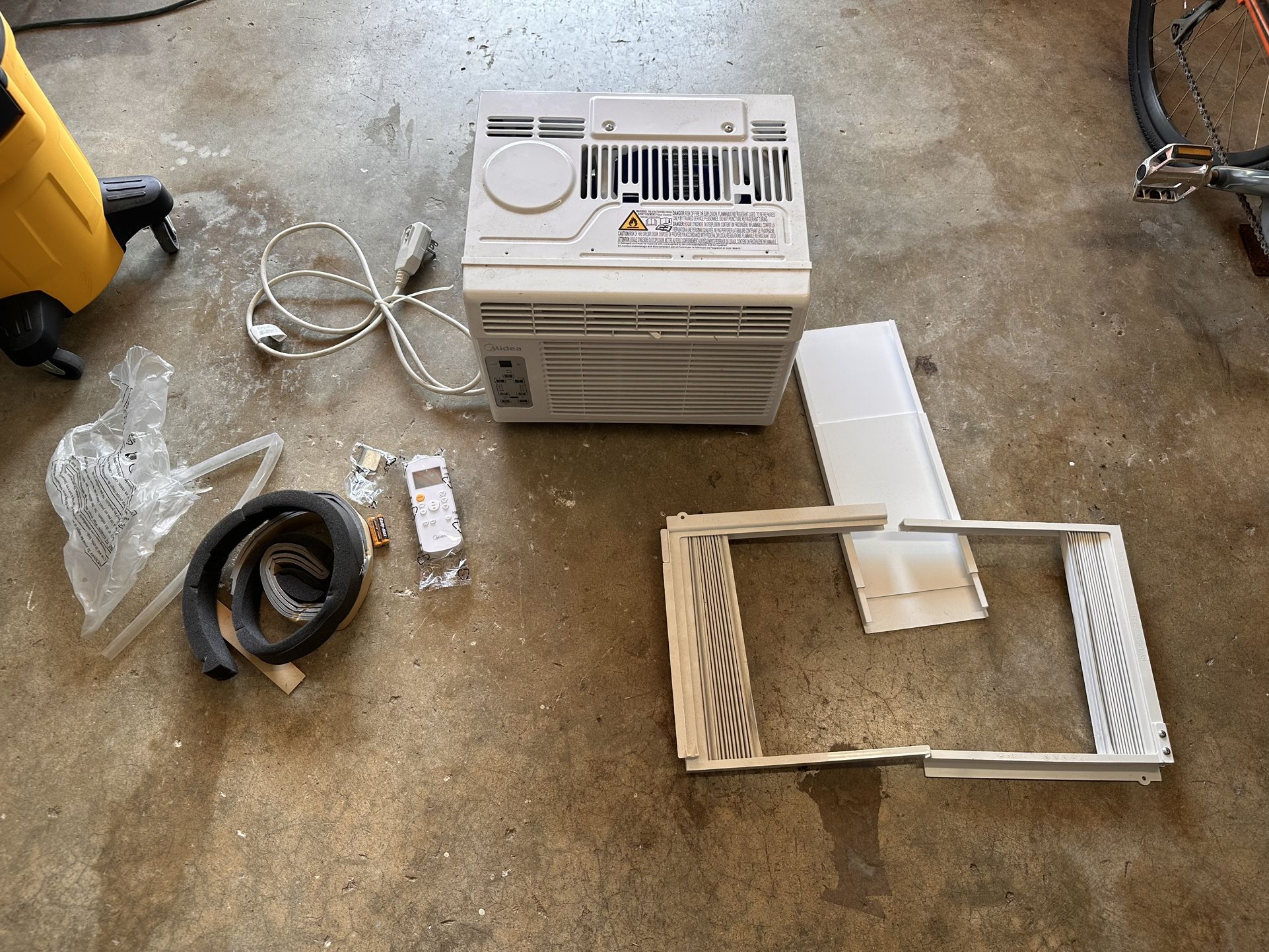 Midea 12x16 5000 BTU Window AC Unit