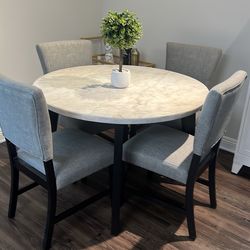 5 piece dining set  / like new