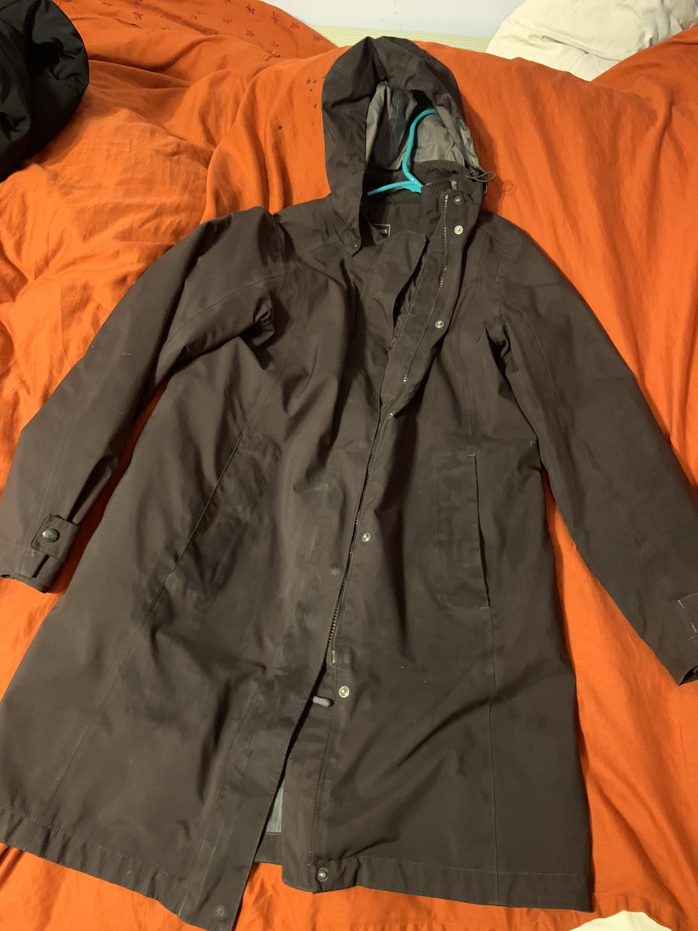 L.L. Bean men’s medium Raincoat with warm insert