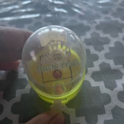 Toy basketball shooter