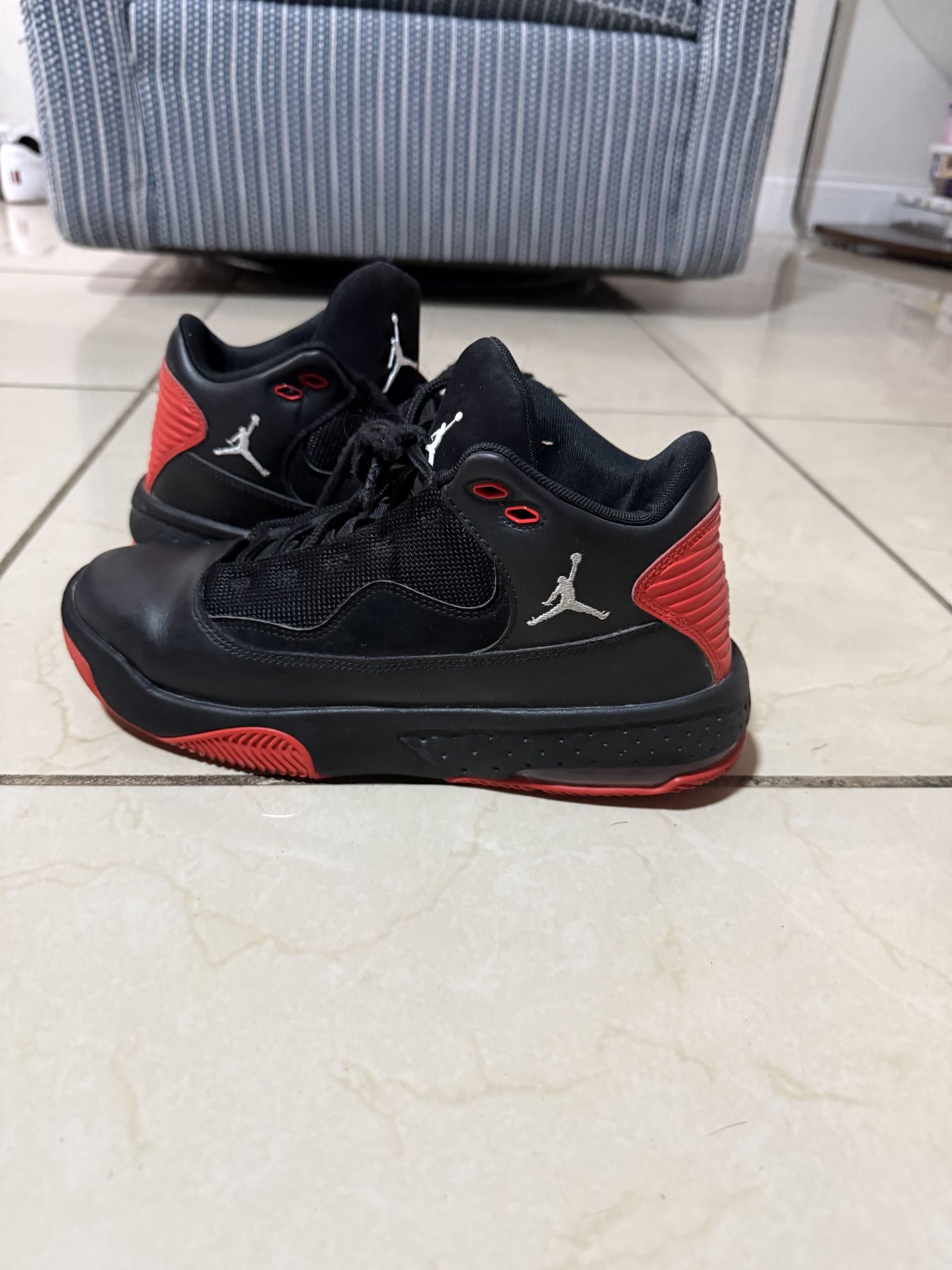 Nike Jordan shoes for boy kids size 7