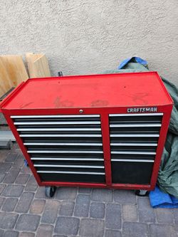 Craftsman rolling tool box