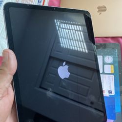 iPad 8th 9th Gen $175-$199