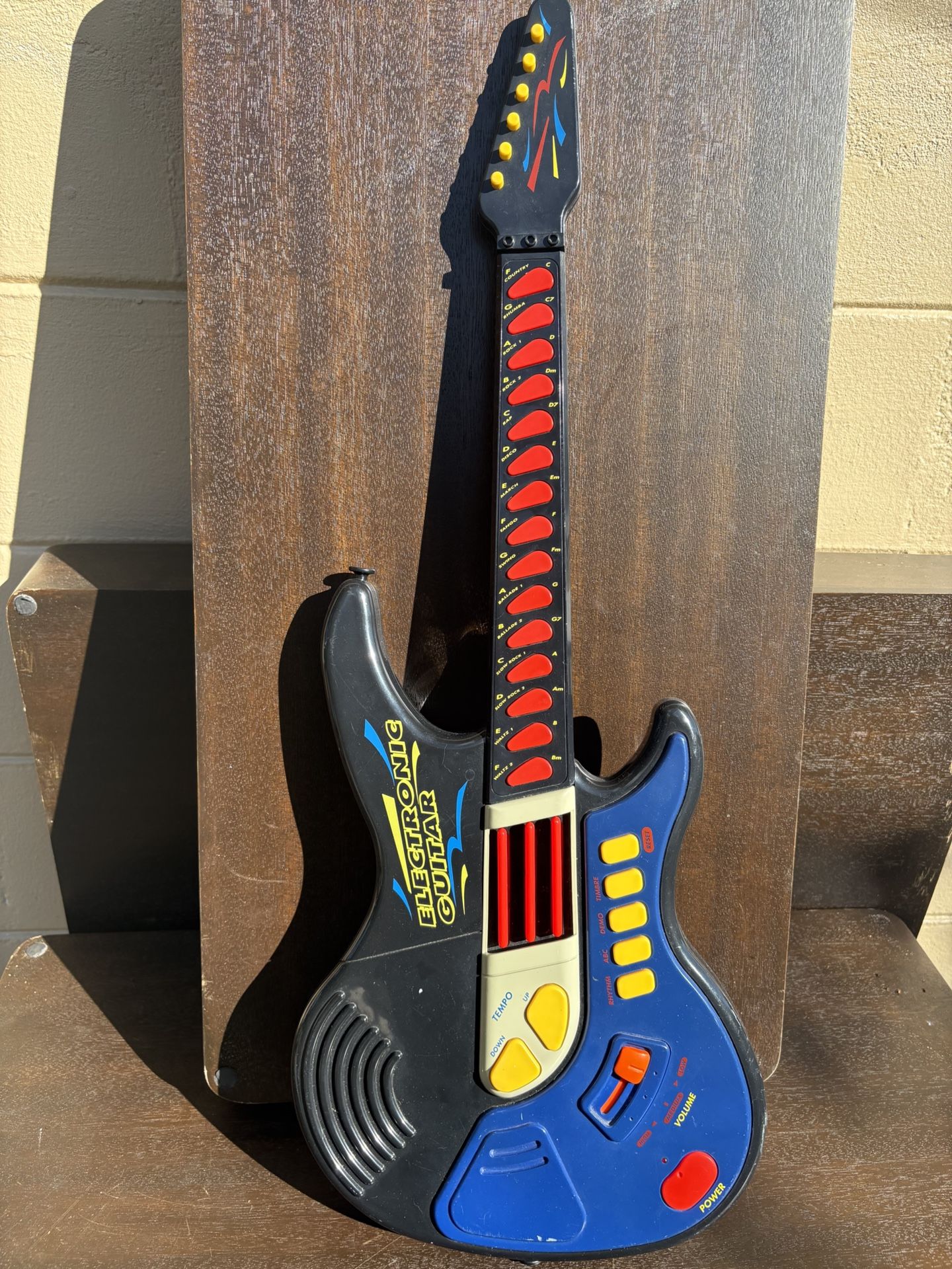 1990’s video RADIO shack electronic guitar- working great