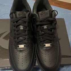Black Air Force Low Supreme (laces included) for Sale in Houston
