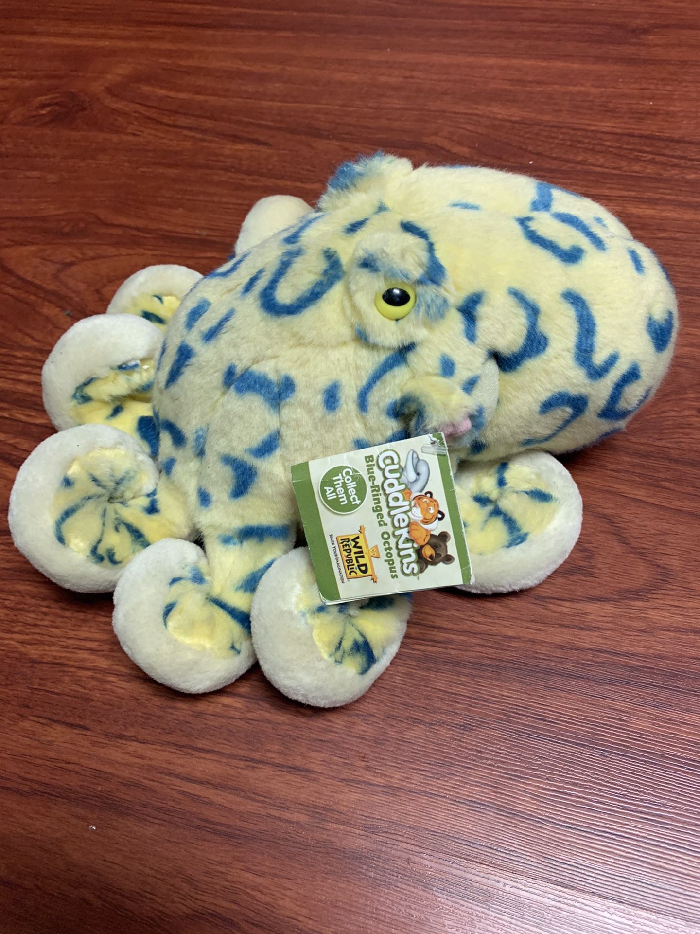 FREE Cuddlekins Blue-Ringed Octopus Plush Toy