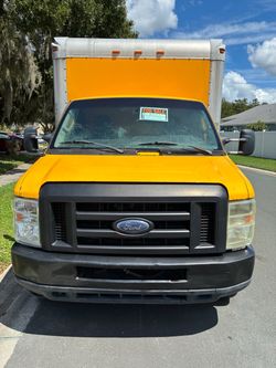 Ford E 350 Super duty 2011 Box Truck