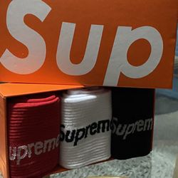 SUPREME SOCKS 