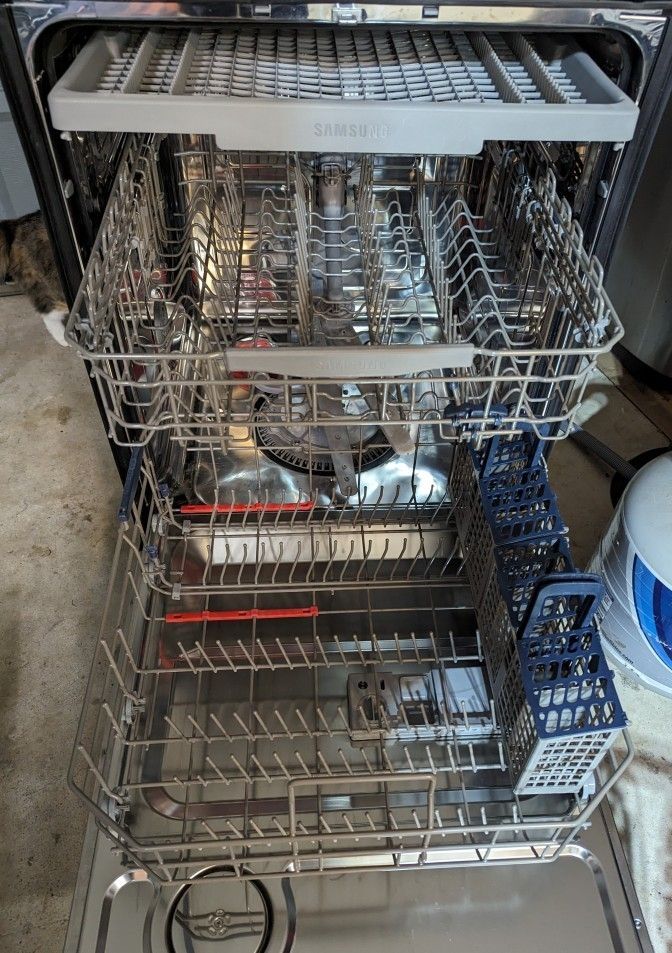Samsung StormWash 24" Top Control Built-in Dishwasher (Like New)