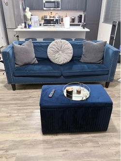 Couch with Matching Stools ottoman