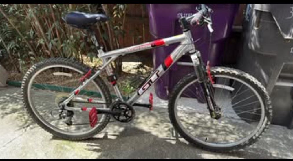 GT Aggressor Mountain Bike, size M