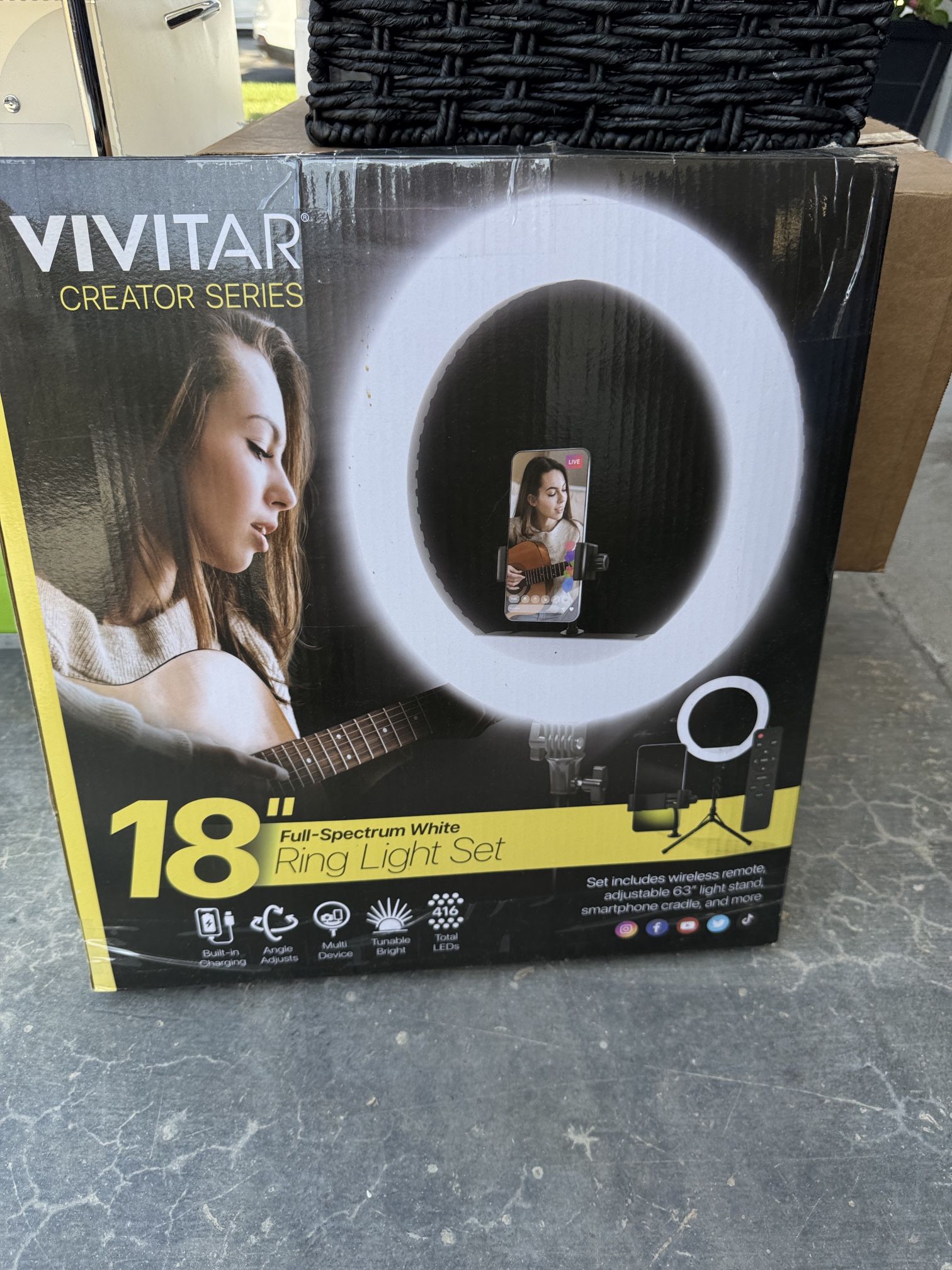 VIVITAR 18” Ring Light 