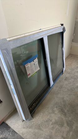 Milgard window black 6’x 4’ dual pane