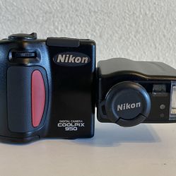 Nikon Coolpix 950 Digital Camera Zoom Nikkor 7-21mm 1:2.6 - 4