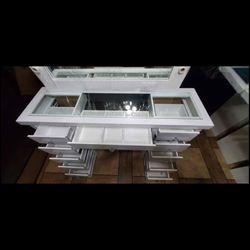 Vanity Desk With Mirror 
