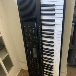 Yamaha PSR-E283 61 Key Keyboard 