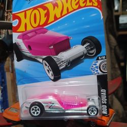 I Have A Hot Wheels Colection Im Trying To Sale .7 Years Of Hotwheels Over 1000 I Havent Counted Them Yet There Is Some Good One In This Colection.