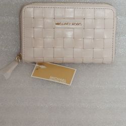 Michael Kors Designer Wallet. Brand New With Tags. Beige. Authentic 