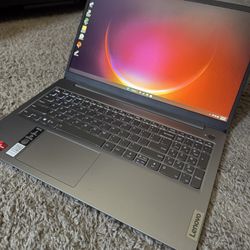 Lenovo Laptop Ryzen 5