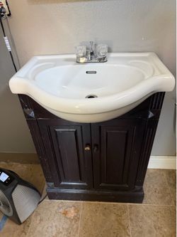 Vanity 25” - 3 pc set  with mirror and medicine cabinet