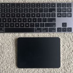 Apple Wireless Magic Keyboard With Trackpad