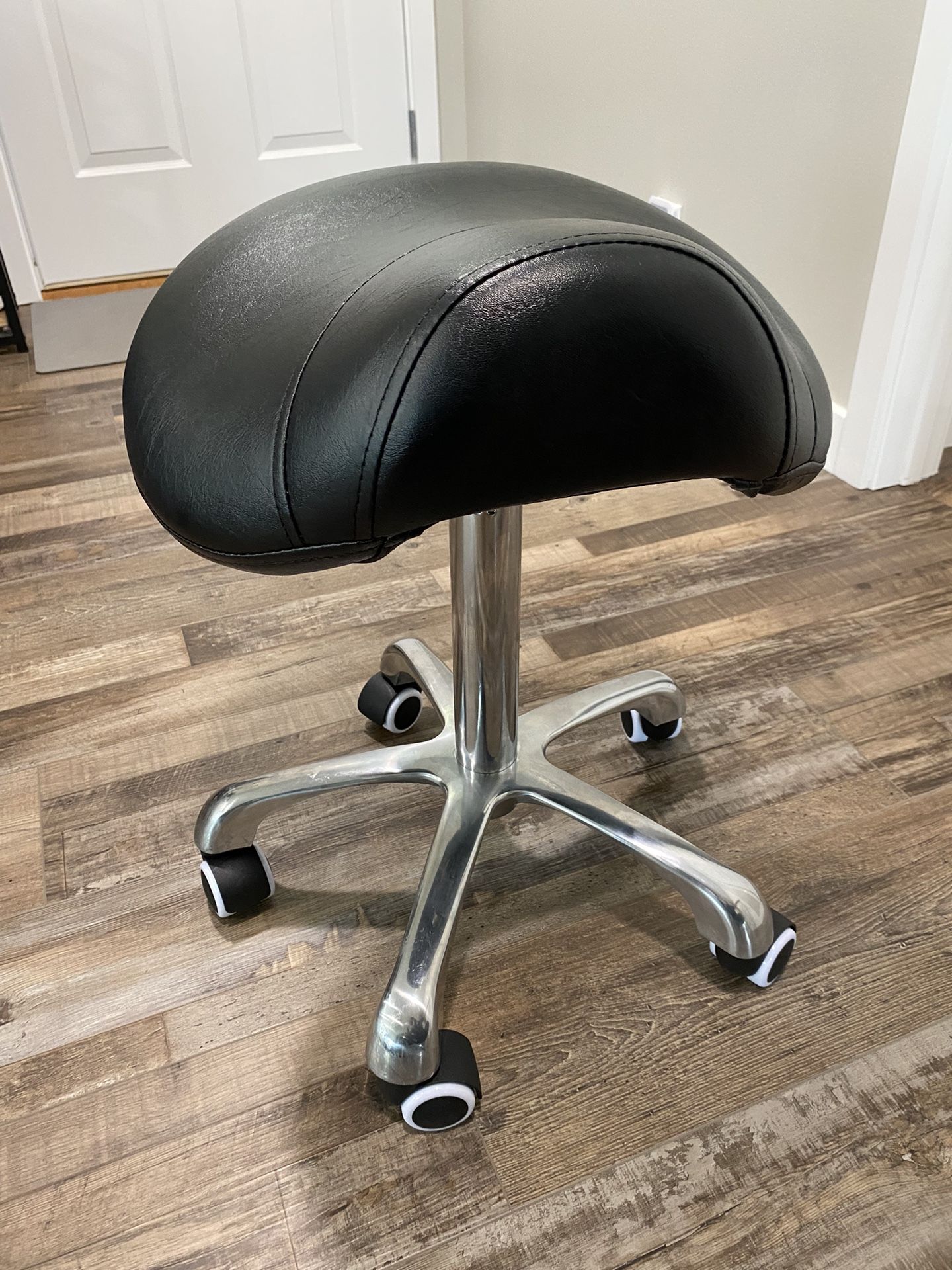 Saddle Stool With Wheels