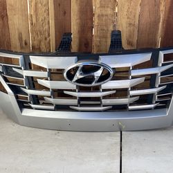 2022-2023 Hyundai Santa Cruz Front Upper Grille w/ Emblem OEM 86366–K5000 Silver