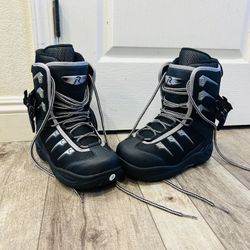 RUOUTSIDE OUTDOOR BOOTS SIZE UNISEX 6