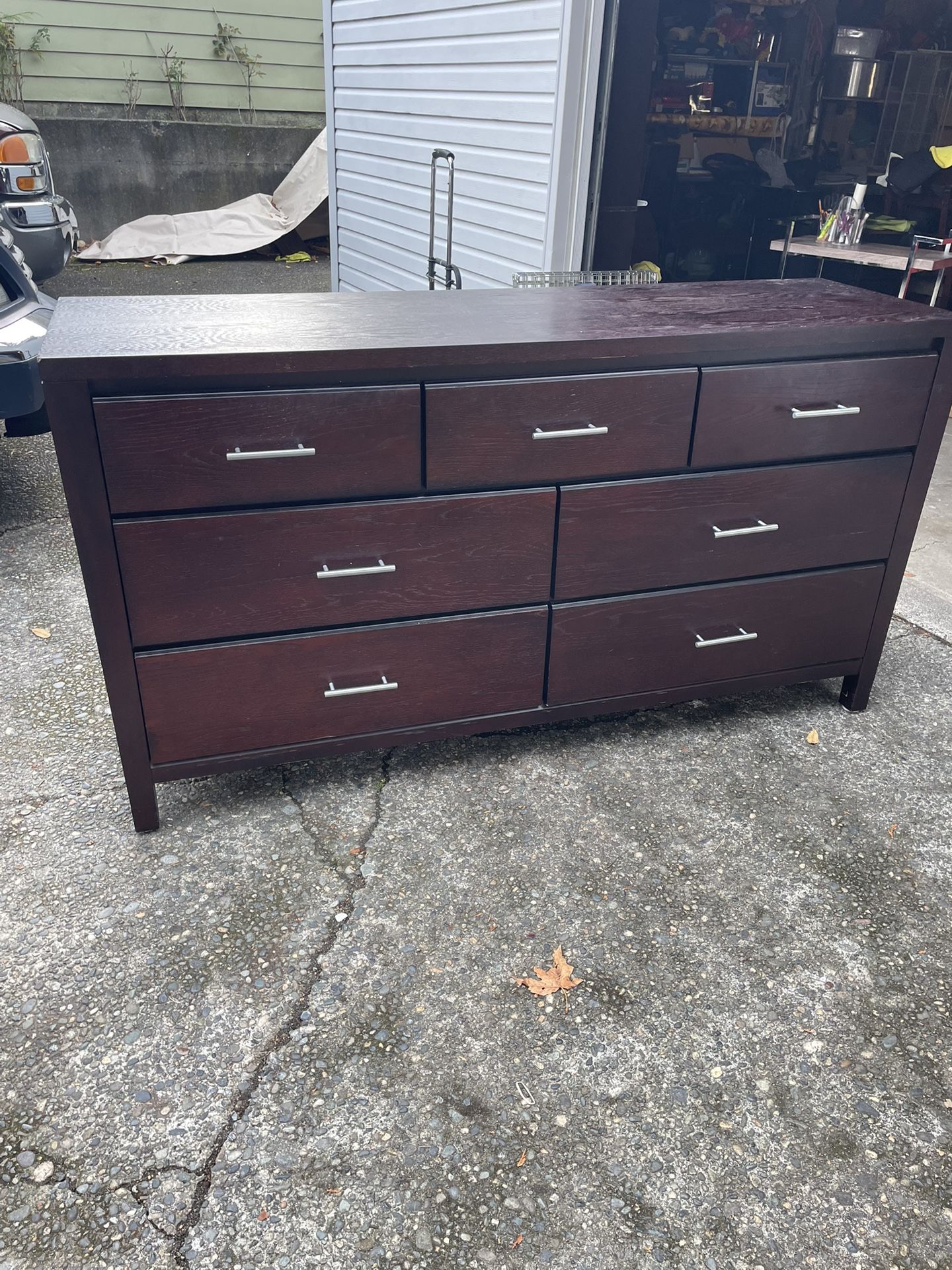 Nice Dresser With 7 Drawers 