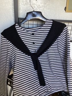 Esta Muy Elegante Talla Med $4.00