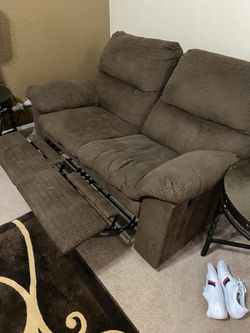 Recliner sofas