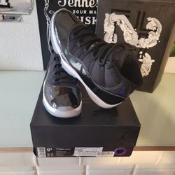 JORDAN SPACEJAM 11'S🔥SIZE 9.5 MEN