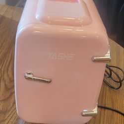Mini Fridge Pink